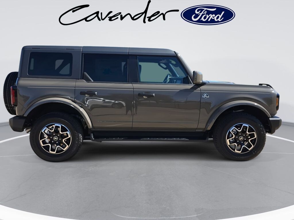 New 2026 Ford Bronco Outer Banks SUV