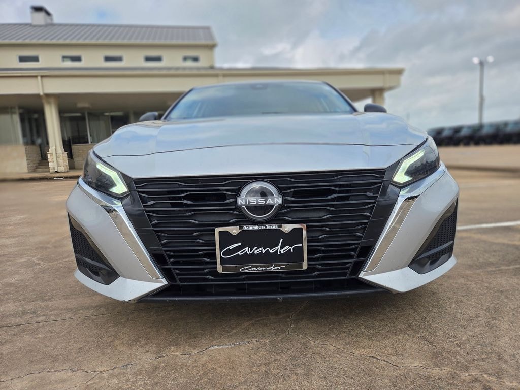 Used 2024 Nissan Altima 2.5 SV Sedan