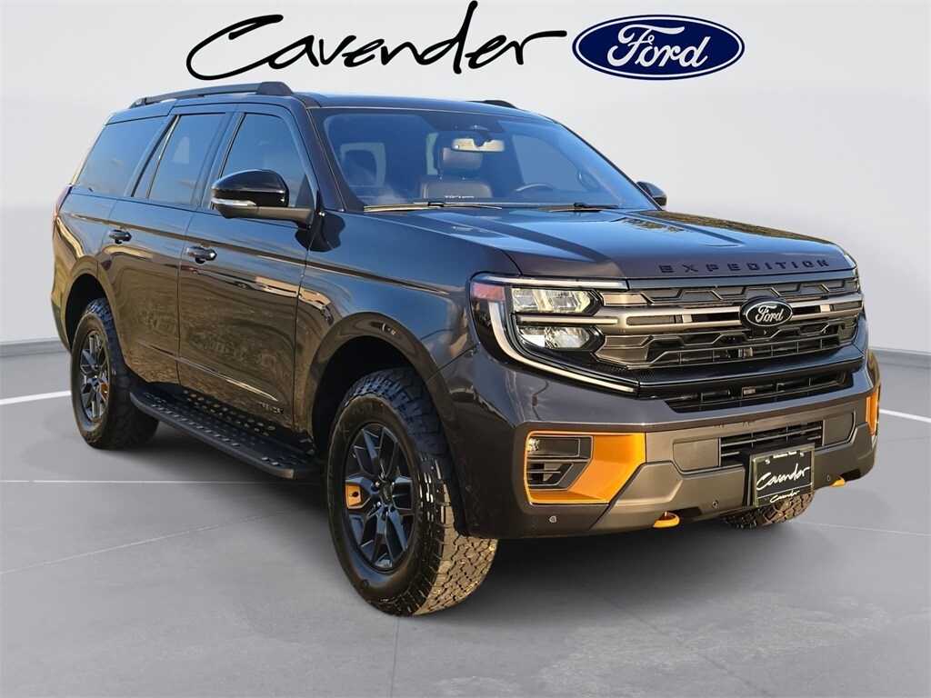 2025 Ford Expedition photo 2