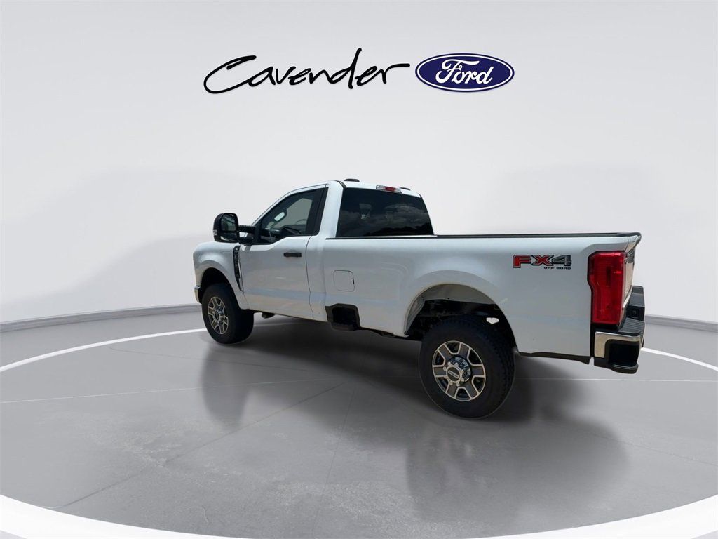2025 Ford F-350 Super Duty XLT - Photo 6