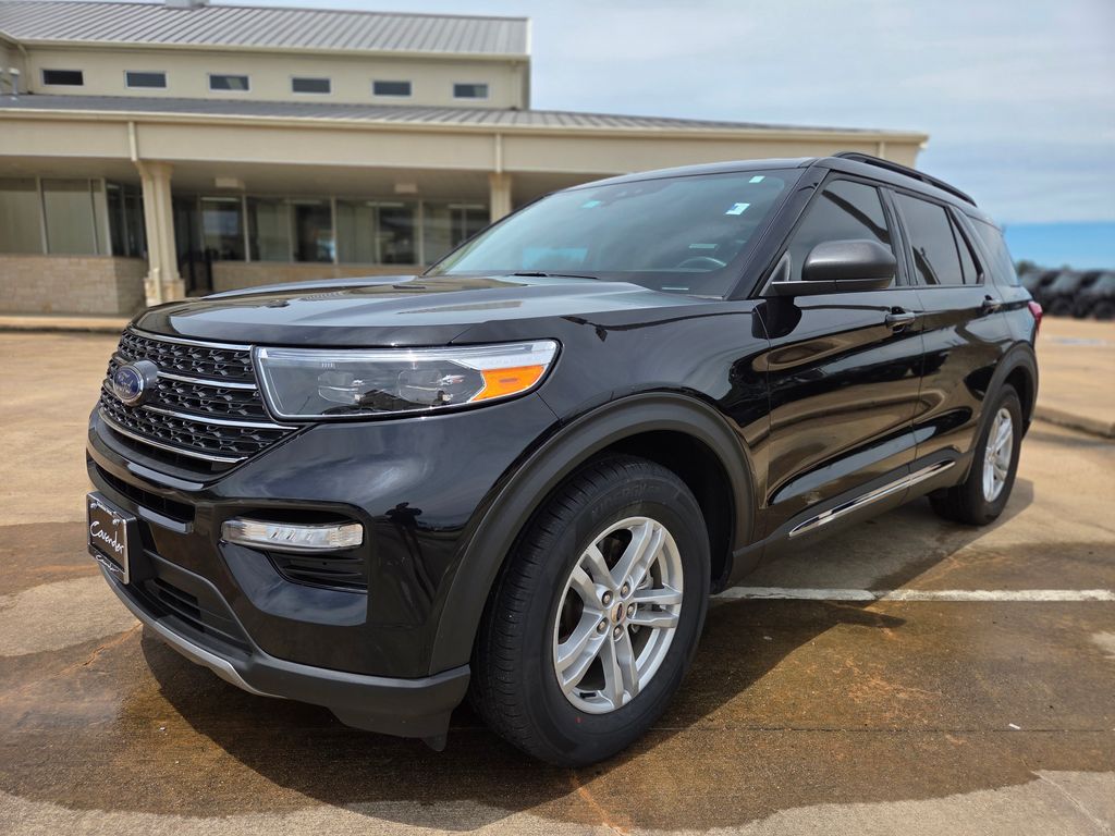 2024 Ford Explorer XLT RWD's photo