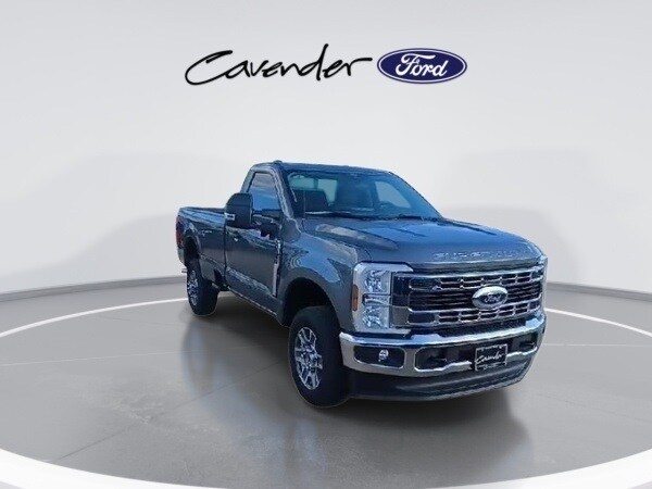 2025 Ford F-350 XLT photo 2