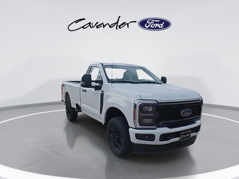 2025 Ford F-350 photo 2