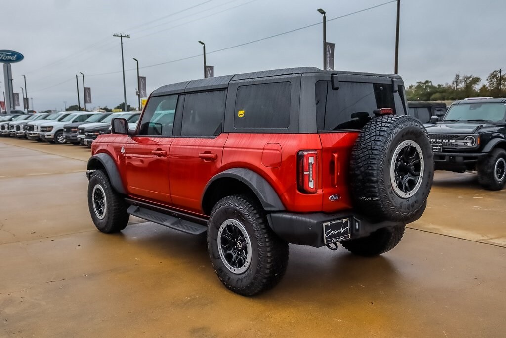 2024 Ford Bronco Outer Banks photo 3