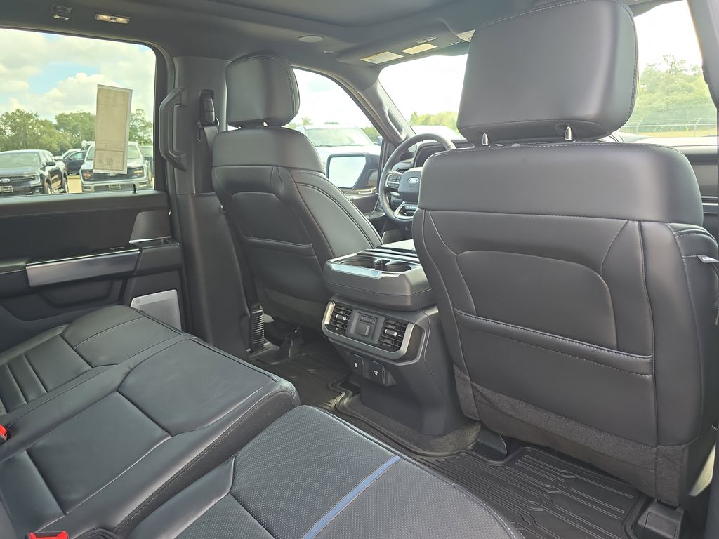 2025 Ford F-150 Platinum - Photo 11