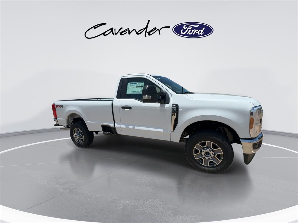 2025 Ford F-350 XLT photo 2