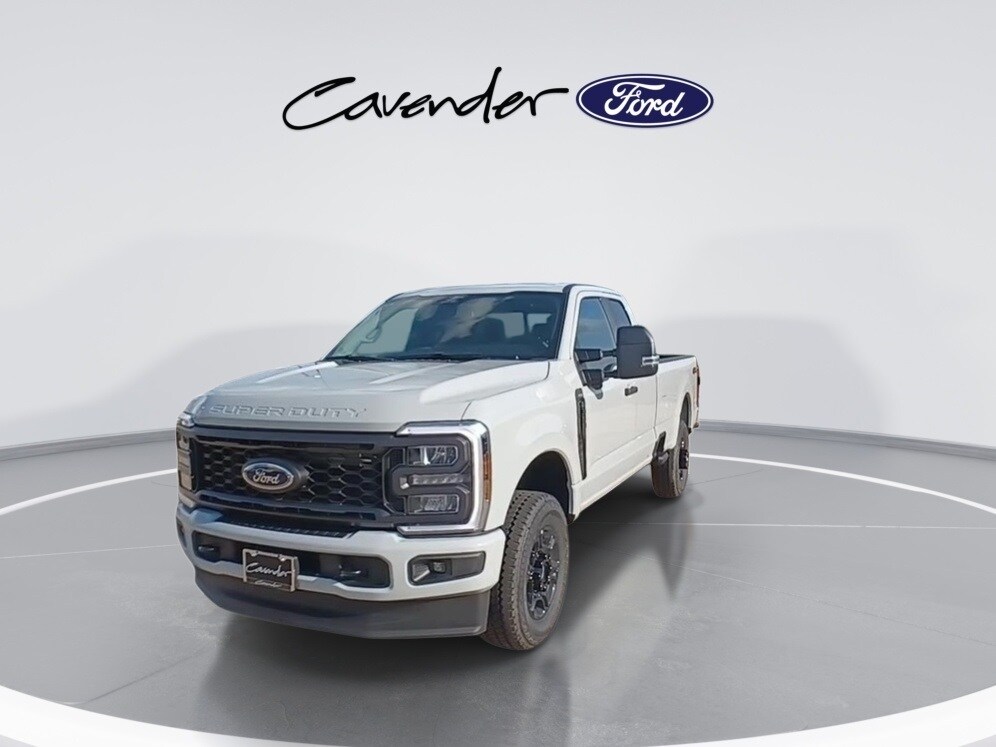2025 Ford F-350 photo 3