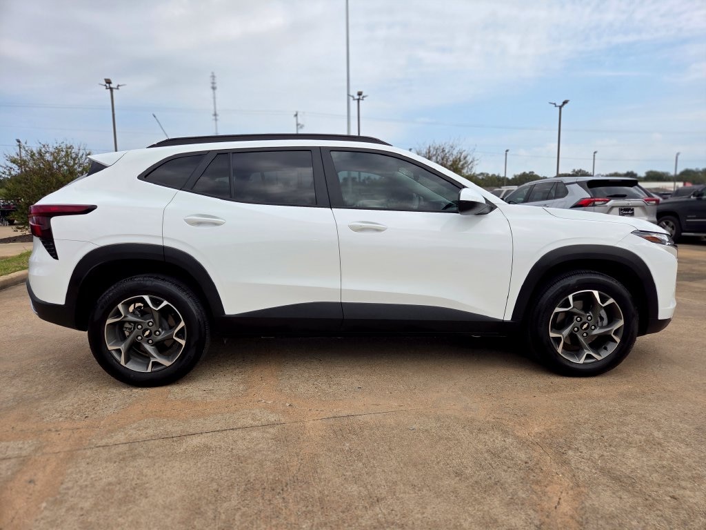 Used 2025 Chevrolet Trax LT Convenience SUV
