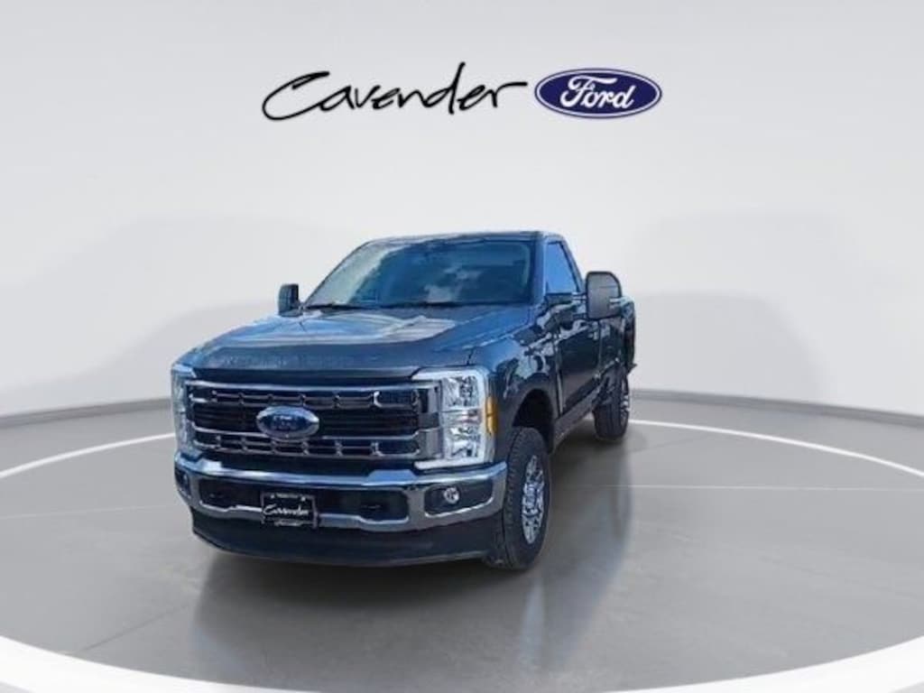 New 2025 Ford Super Duty F-350 XLT Truck