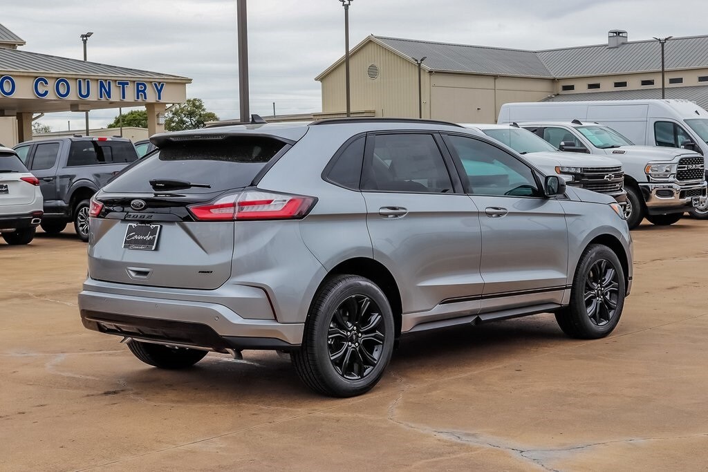 2024 Ford Edge SE photo 2