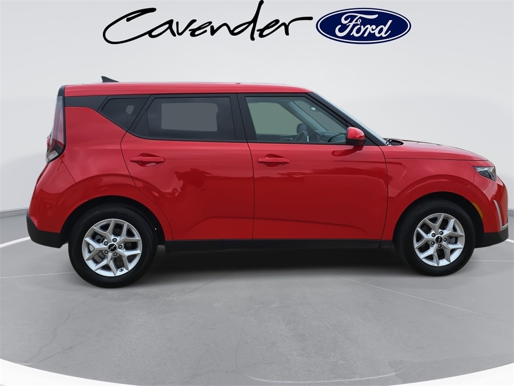 Used 2025 Kia Soul LX Technology Hatchback