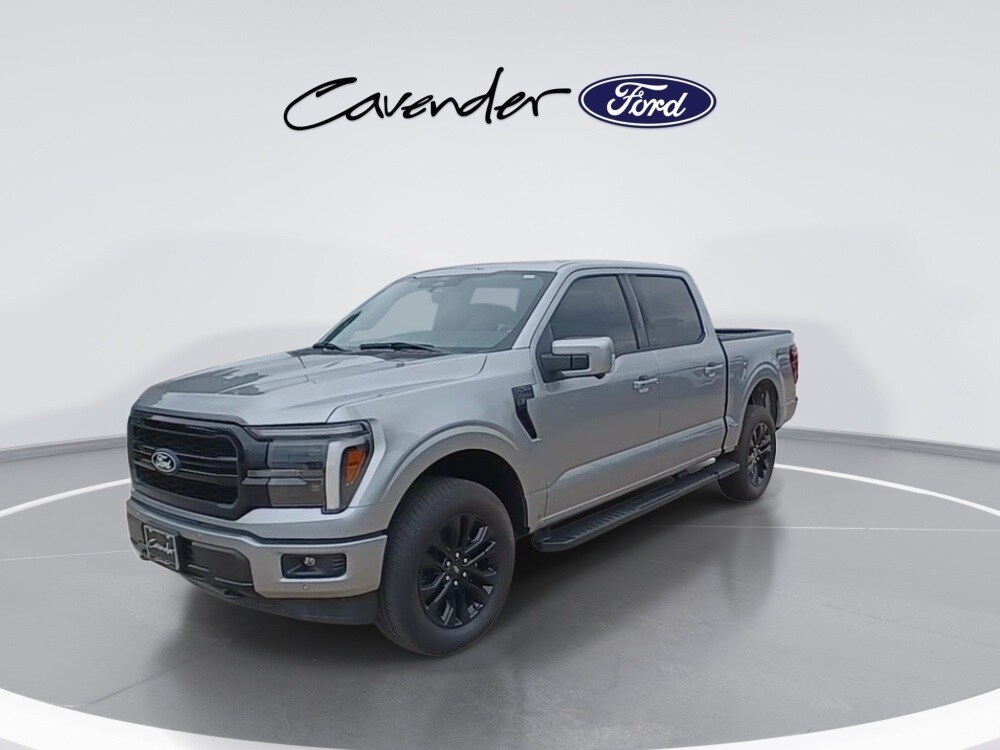 2025 Ford F-150 Lariat FX4 photo 4