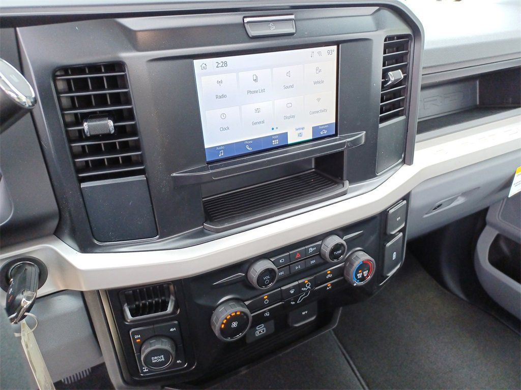 2025 Ford F-350 Super Duty XL - Photo 11