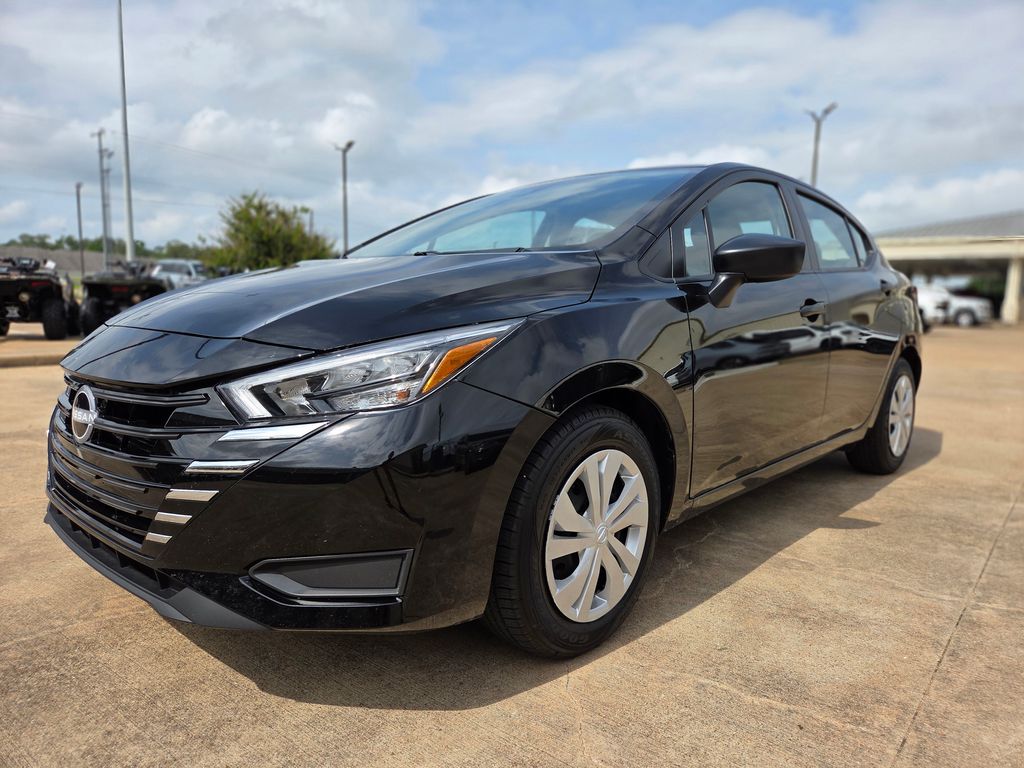 2025 Nissan Versa Sedan