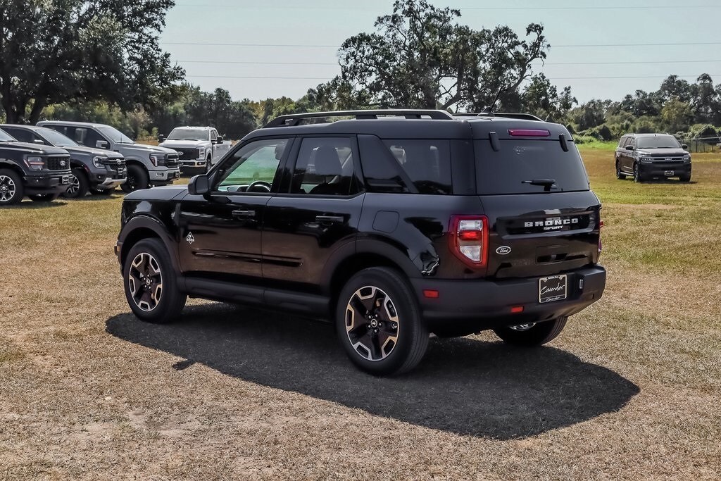 2024 Ford Bronco Sport Outer Banks photo 3