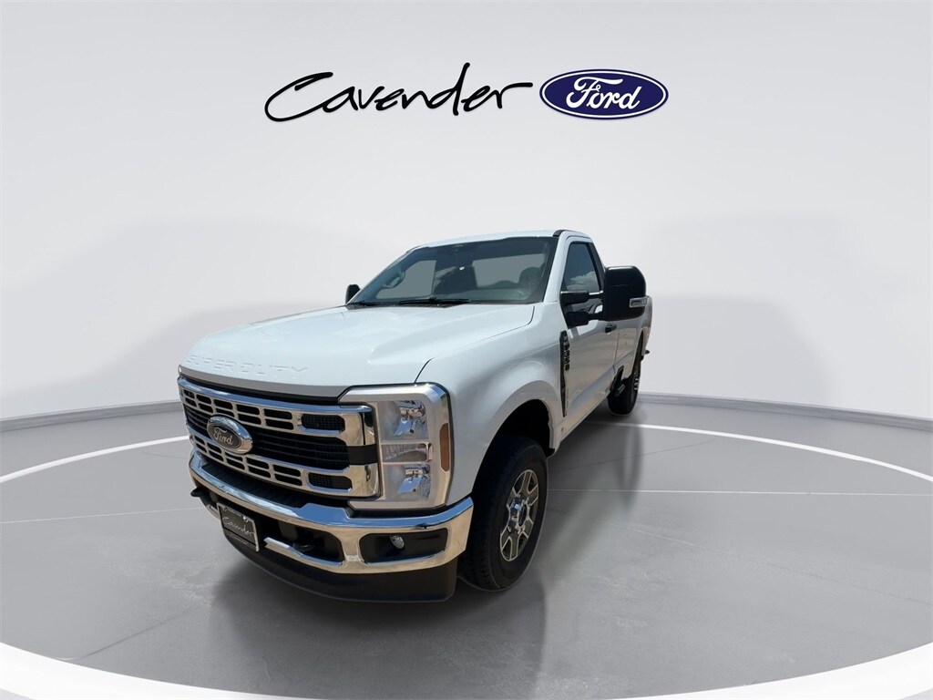 2025 Ford F-350 XLT photo 4