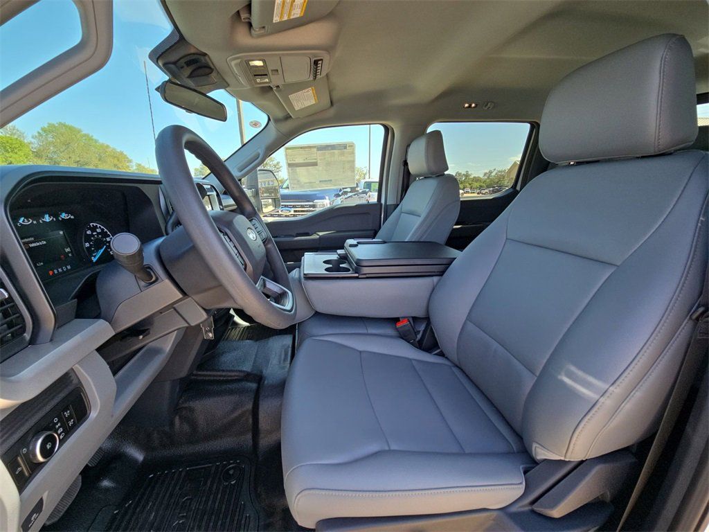 2025 Ford F-250 Super Duty XL - Photo 12