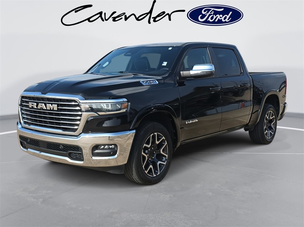 2025 RAM 1500 Laramie Crew Cab 4WD