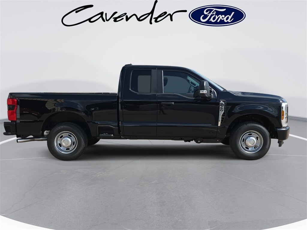 2026 Ford F-350 XL photo 4