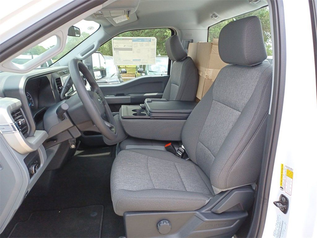 2025 Ford F-350 Super Duty XL - Photo 12