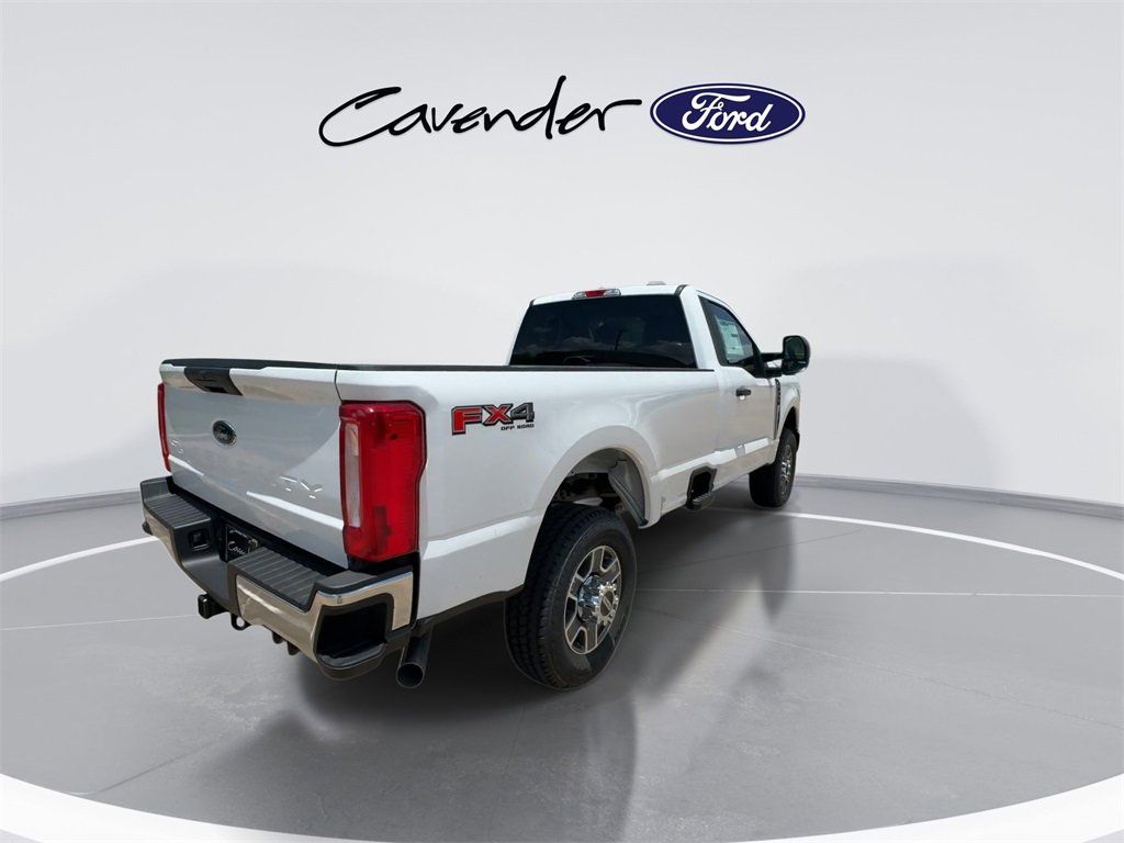 2025 Ford F-350 Super Duty XLT - Photo 8