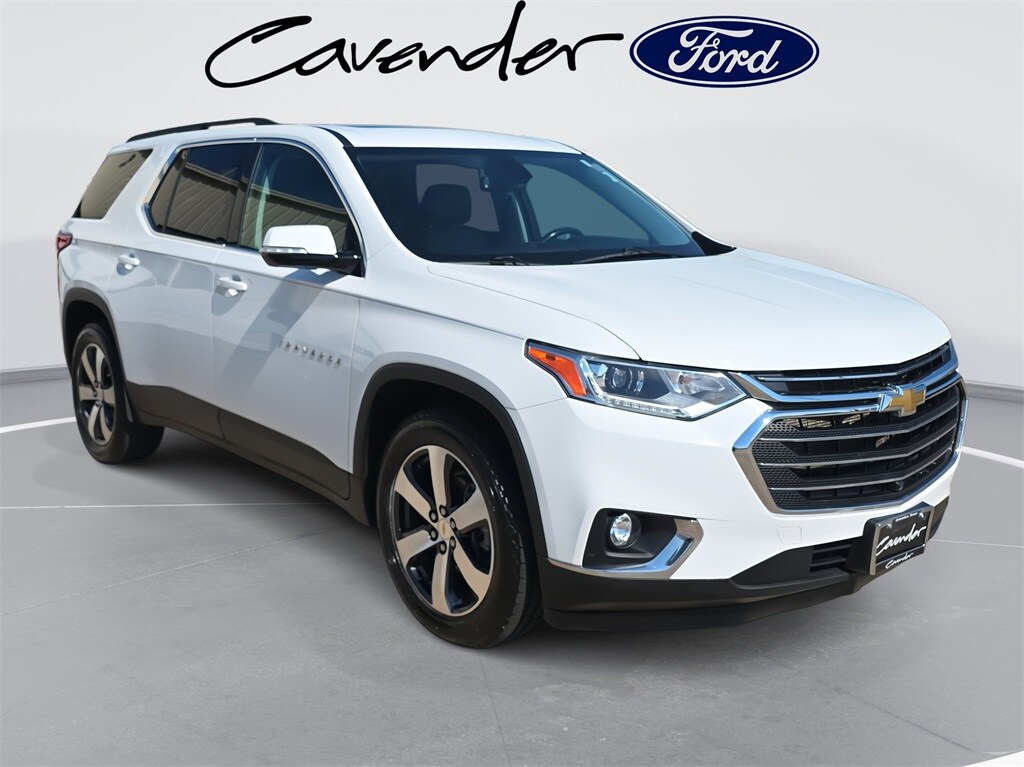 2020 Chevrolet Traverse 3LT photo 2