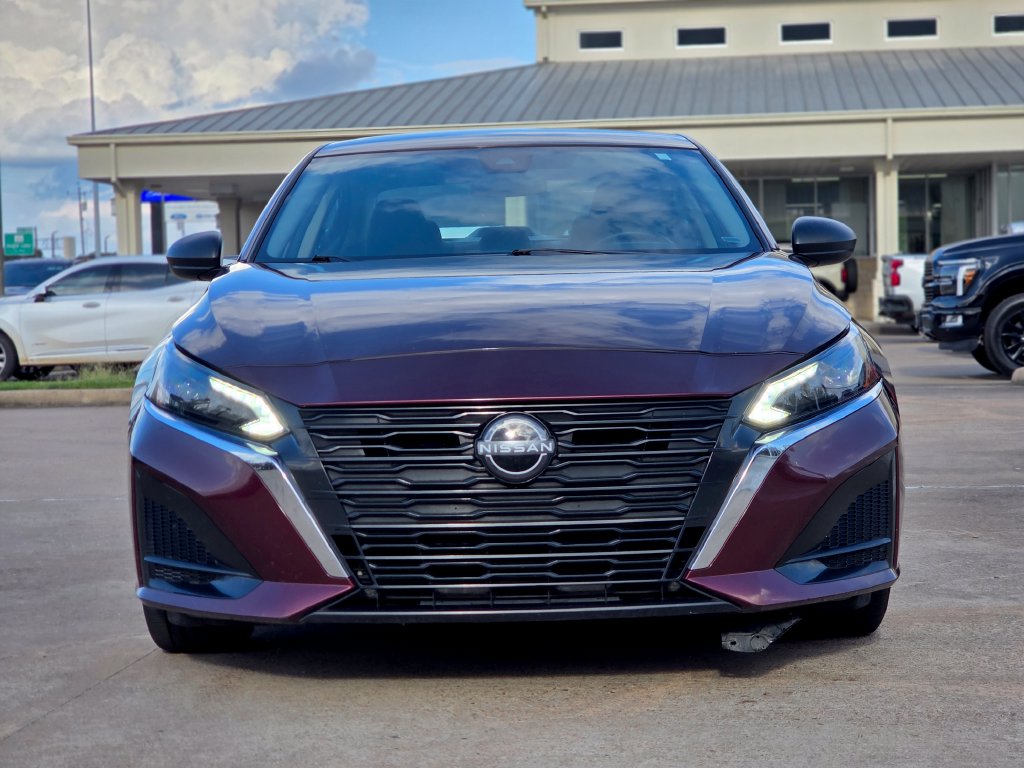 Used 2024 Nissan Altima 2.5 SV Sedan
