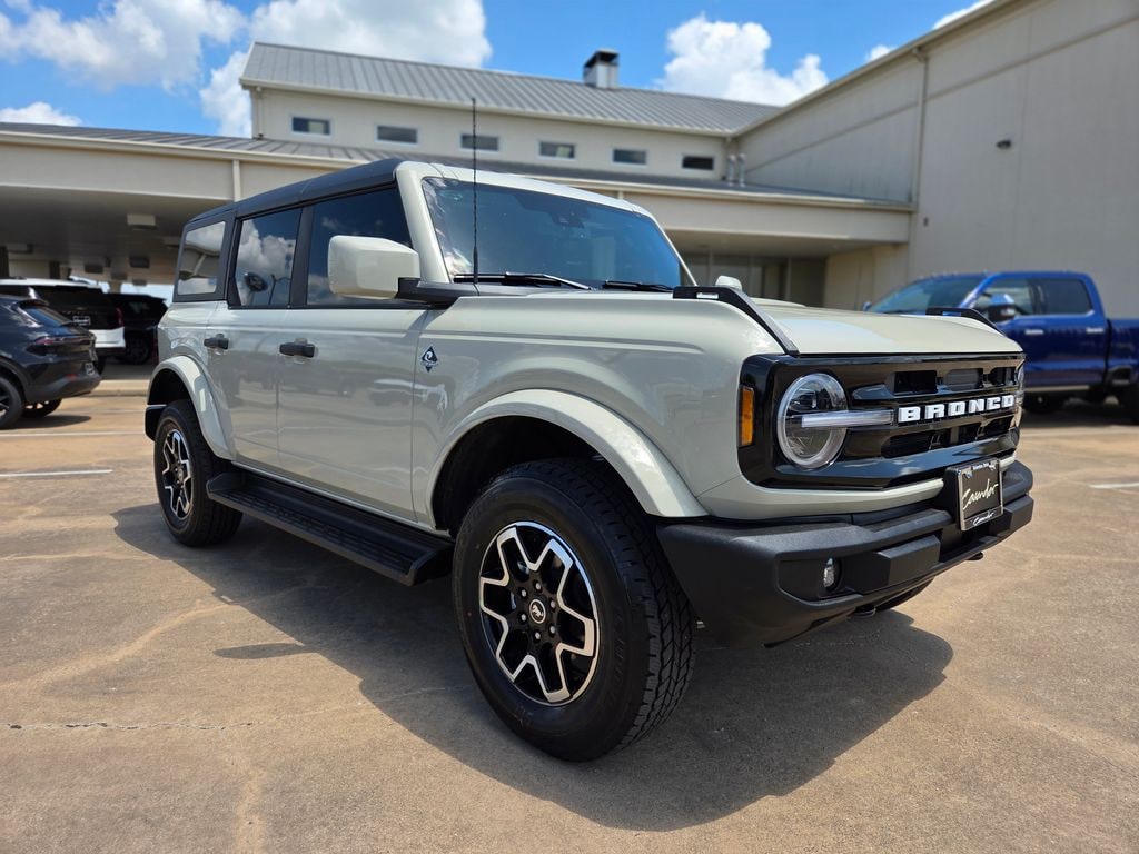 New 2026 Ford Bronco Outer Banks SUV