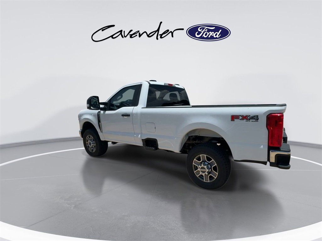 2025 Ford F-350 Super Duty XLT - Photo 6