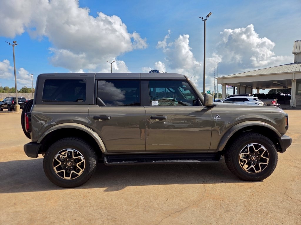 New 2026 Ford Bronco Outer Banks SUV