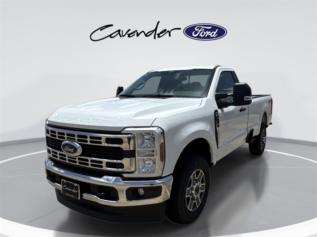 2025 Ford F-350 Super Duty XLT's photo