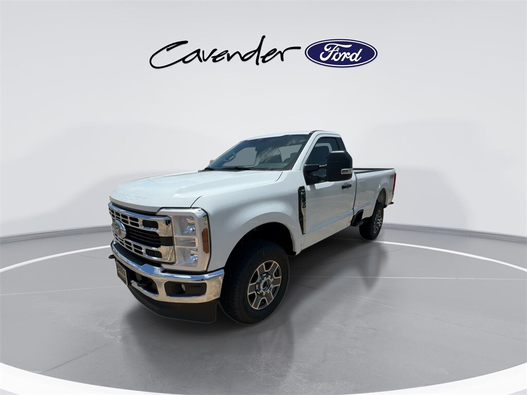2025 Ford F-350 XLT photo 4