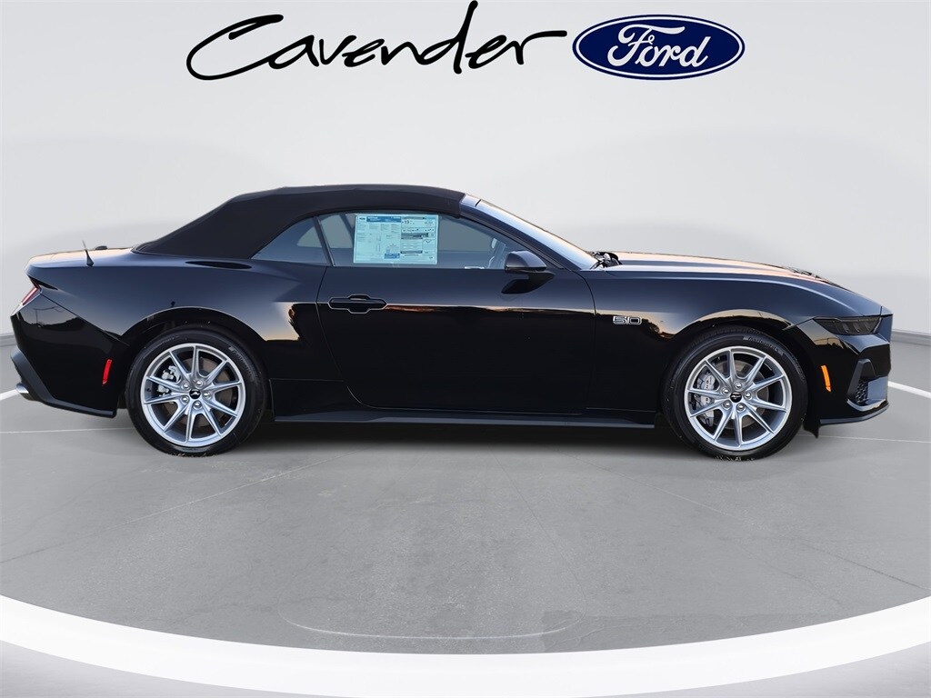 2025 Ford Mustang GT Premium Convertible photo 4