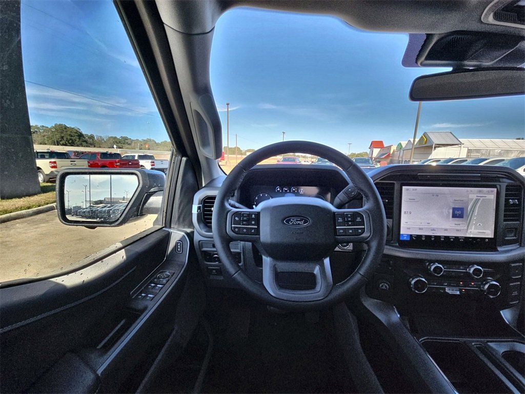 2025 Ford F-150 XLT - Photo 10