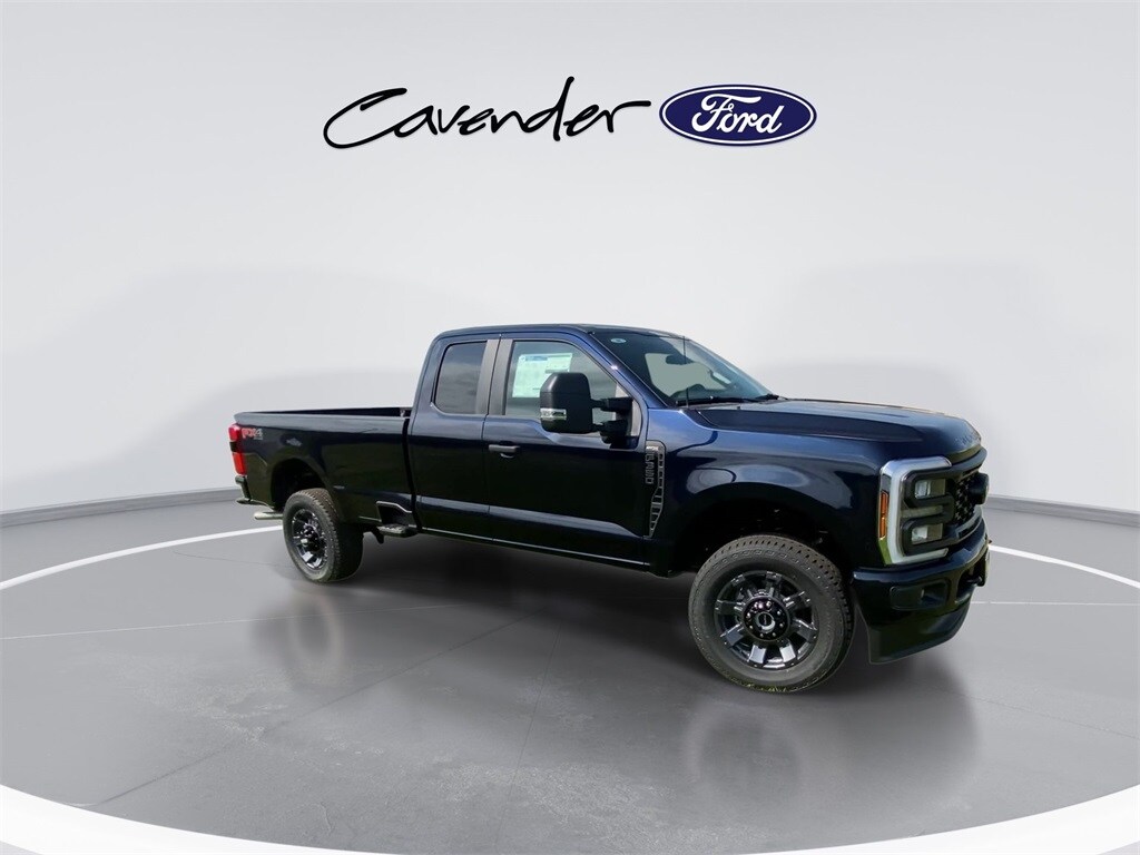 2025 Ford F-350 photo 2