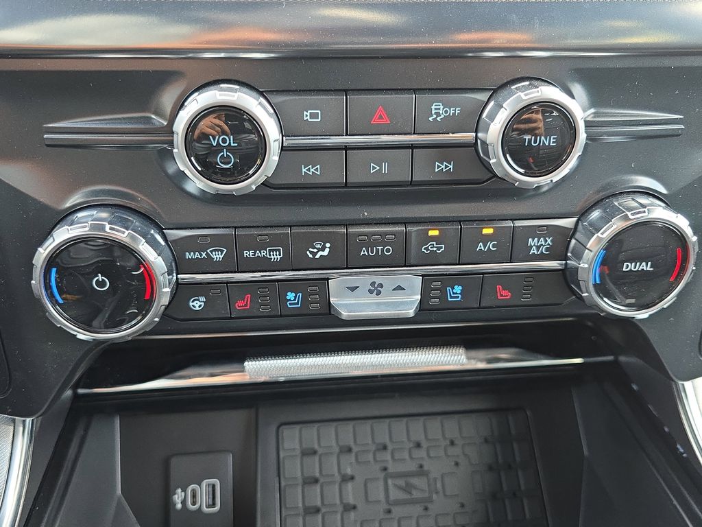 2025 Ford F-150 Platinum - Photo 23