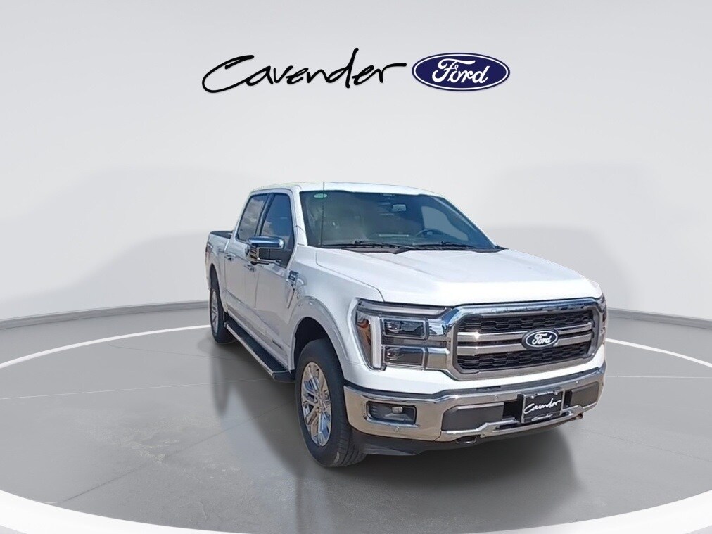 2025 Ford F-150 Lariat FX4 photo 3