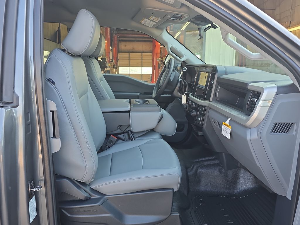 2026 Ford F-350 Super Duty XL - Photo 10
