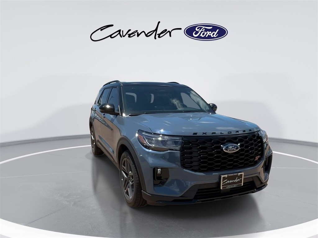2025 Ford Explorer ST photo 3