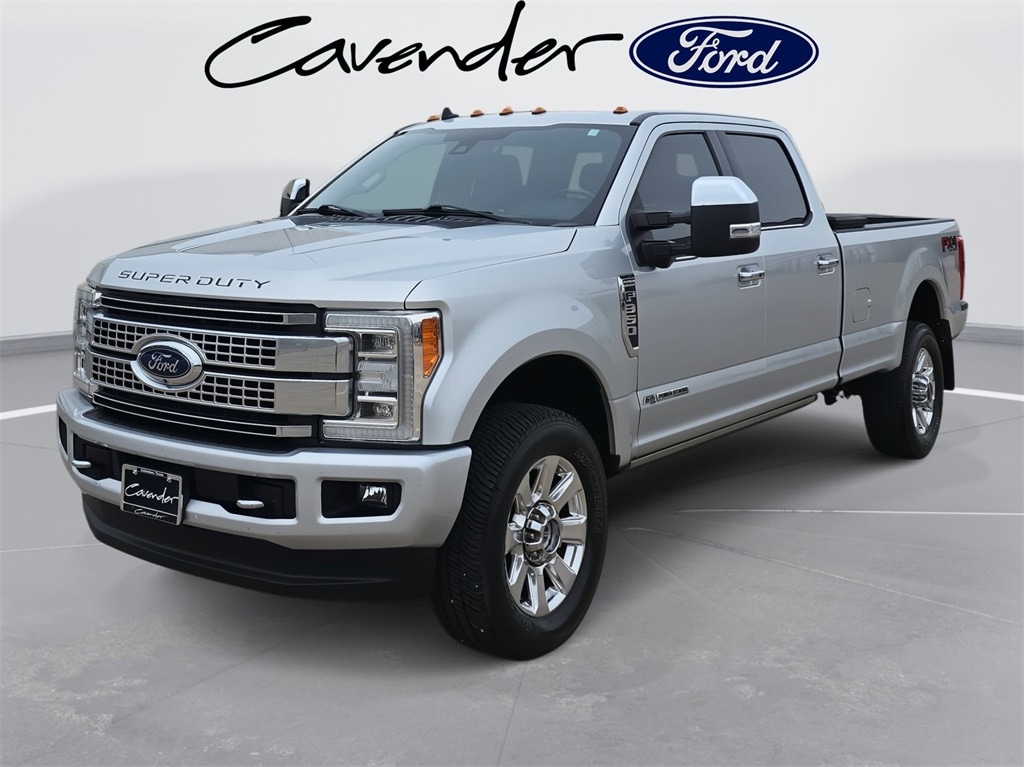 2019 Ford F-350 Super Duty Platinum's photo