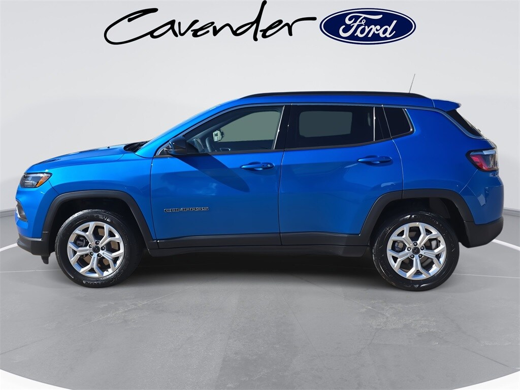 2025 Jeep Compass Latitude photo 3