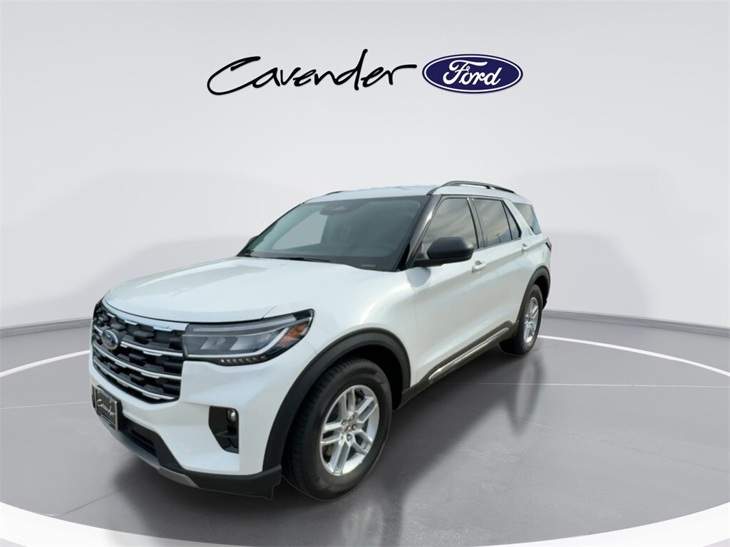 2025 Ford Explorer photo 4