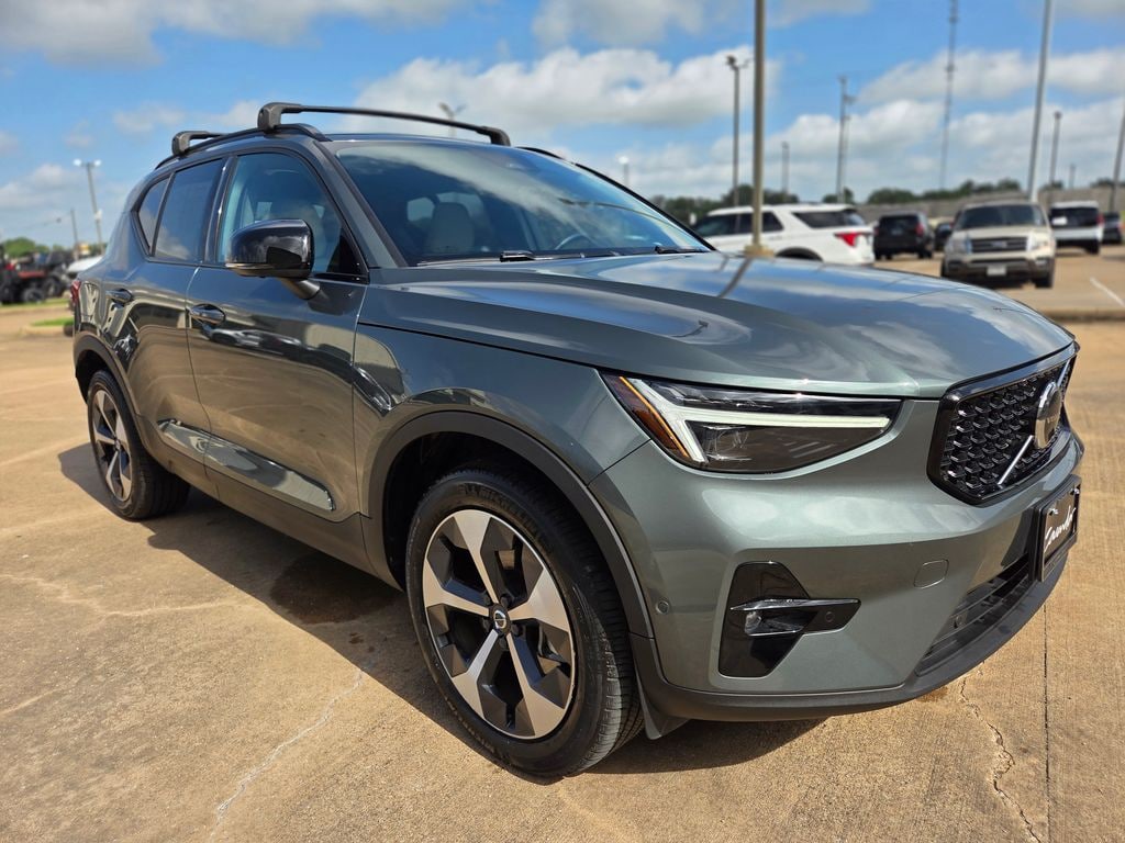 Used 2026 Volvo XC40 B5 Plus SUV