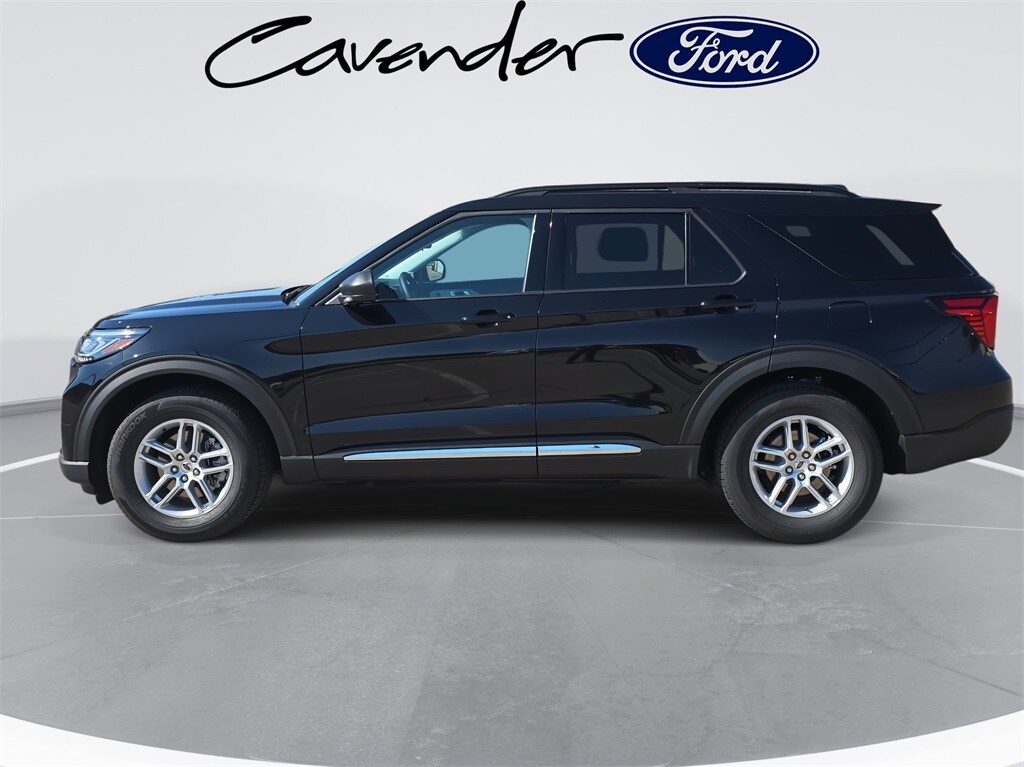 2025 Ford Explorer photo 3