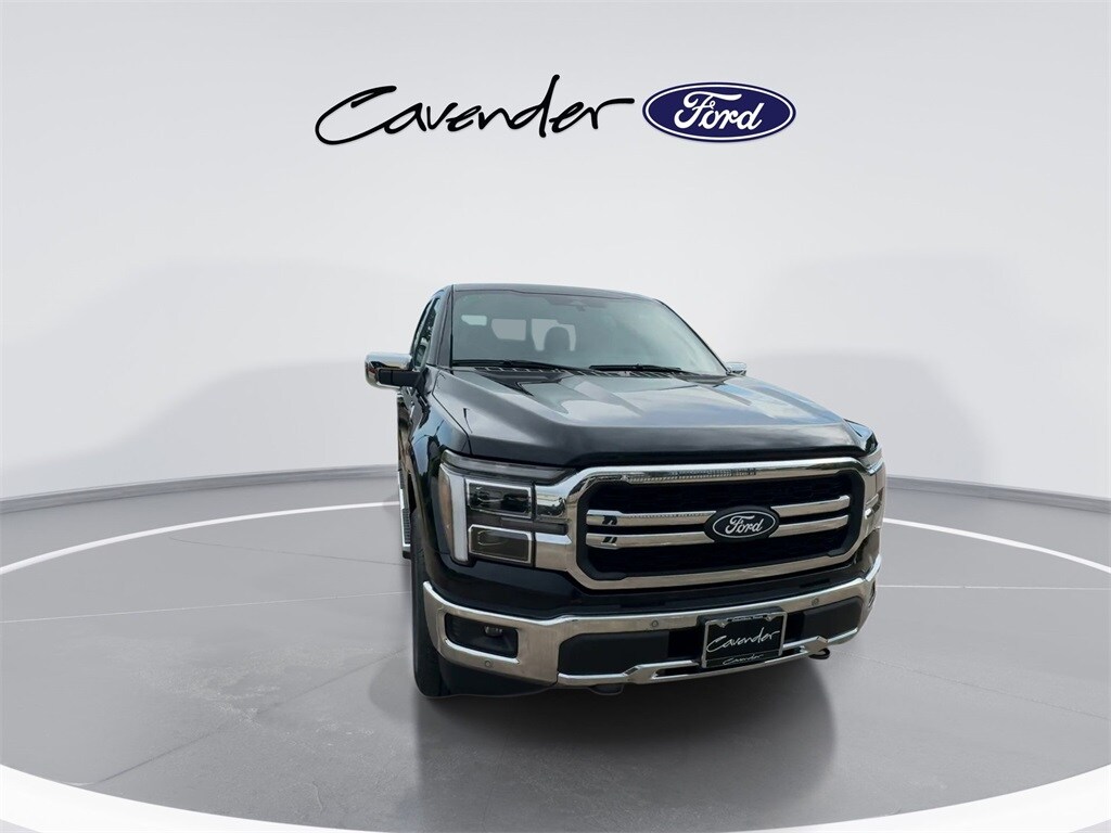 2025 Ford F-150 Lariat FX4 photo 3