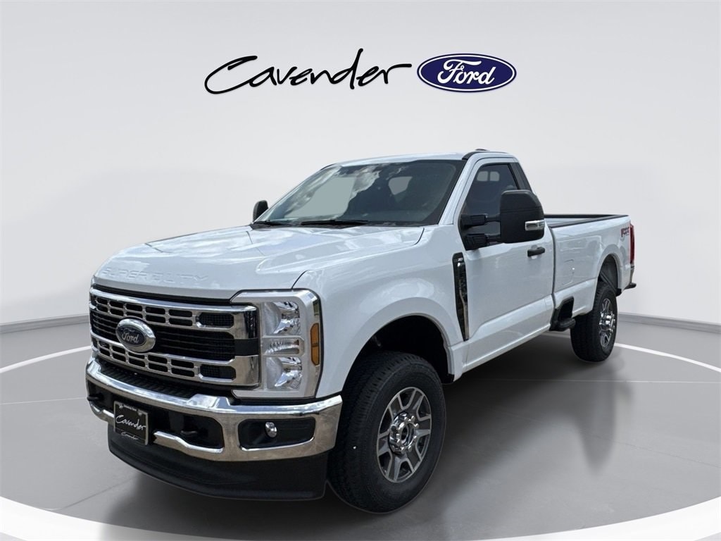 2025 Ford F-350 Super Duty XLT's photo