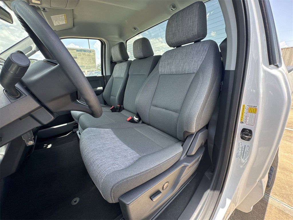 2025 Ford F-350 Super Duty XLT - Photo 12