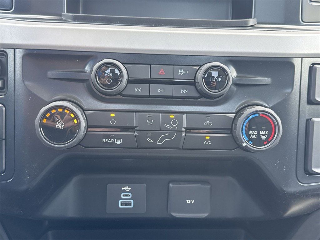 2025 Ford F-350 Super Duty XLT - Photo 13