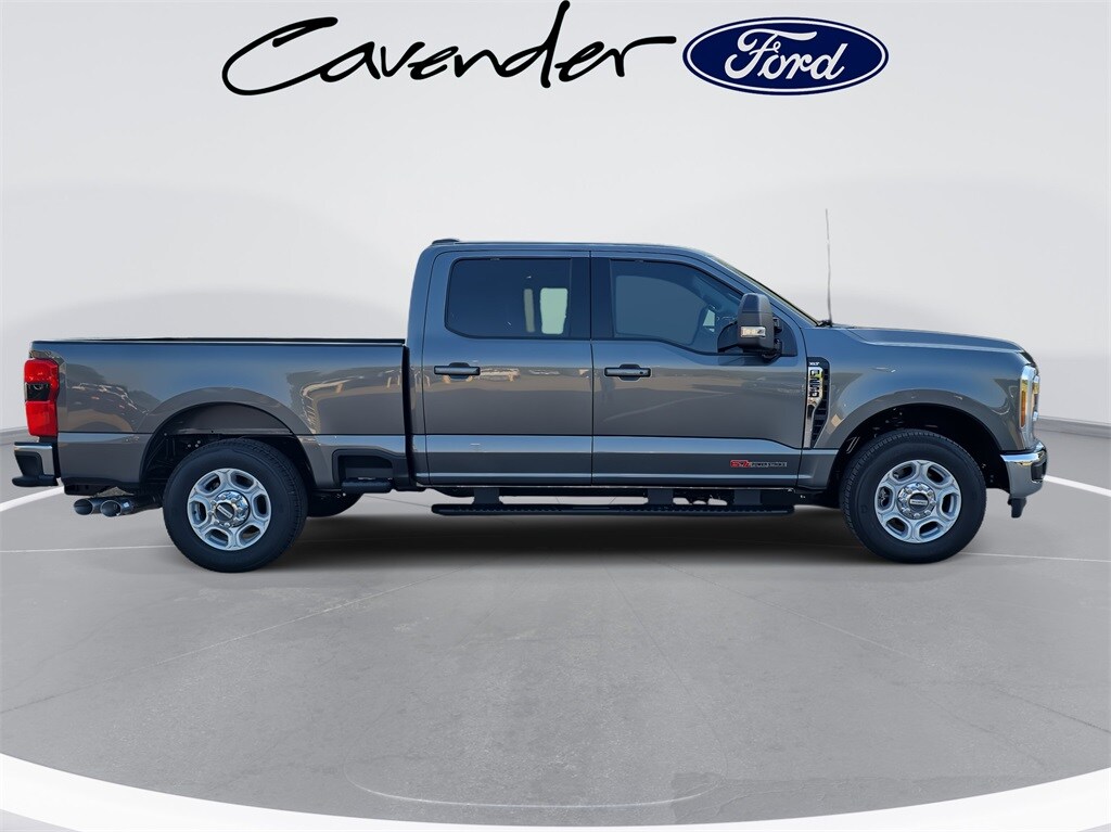 2026 Ford F-250 XLT photo 4