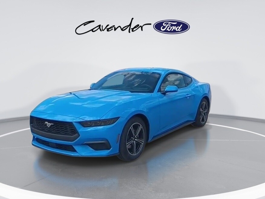 2025 Ford Mustang EcoBoost photo 3